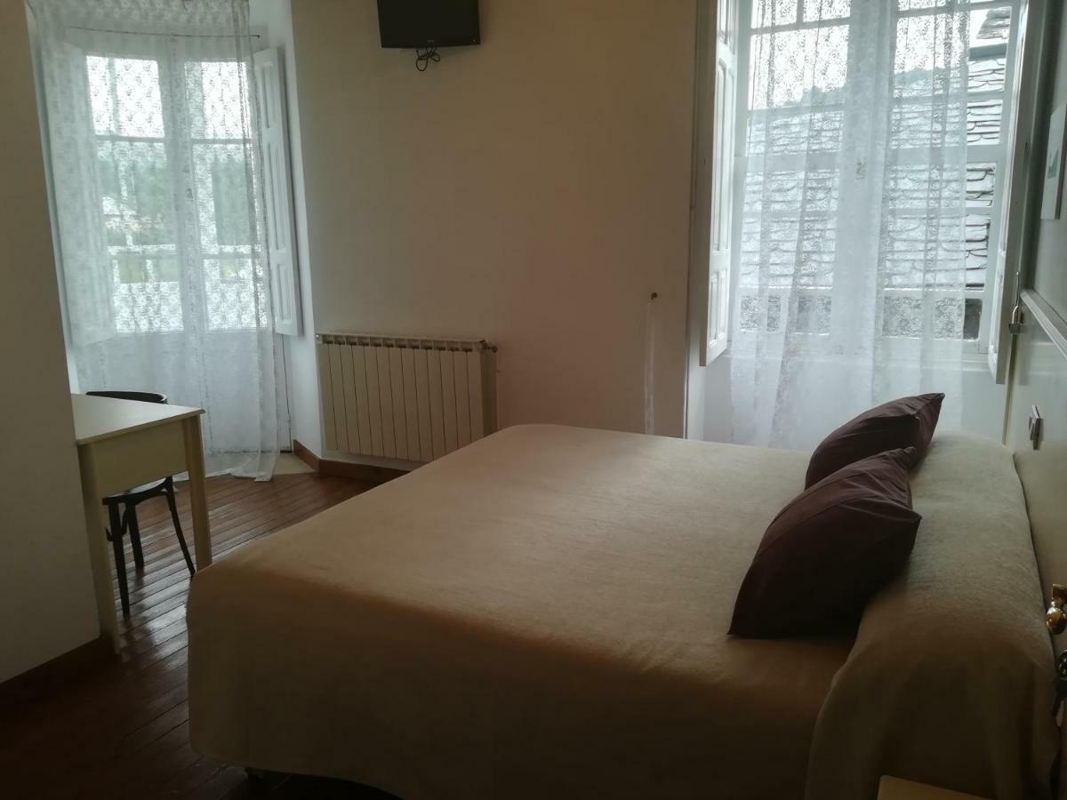Casa Simon Hotel Triacastela Ngoại thất bức ảnh